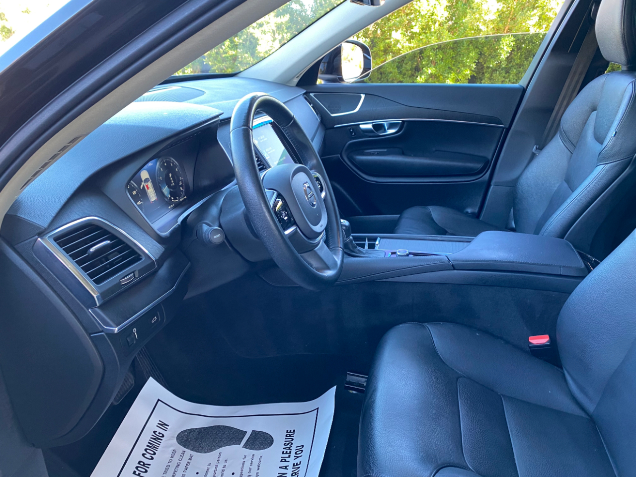 Volvo XC90 T6 AWD Momentum 6 Passenger 2020