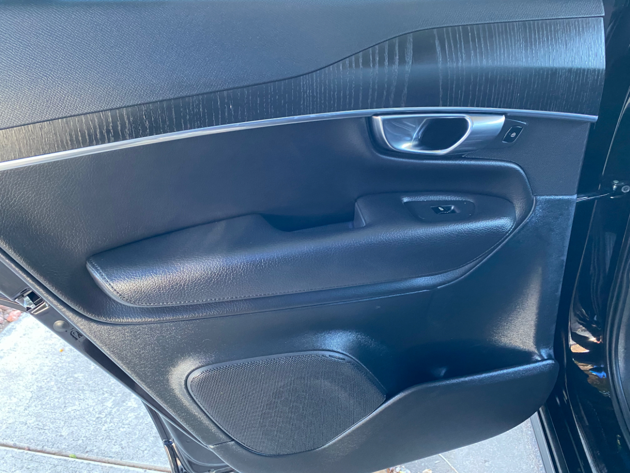 Volvo XC90 T6 AWD Momentum 6 Passenger 2020