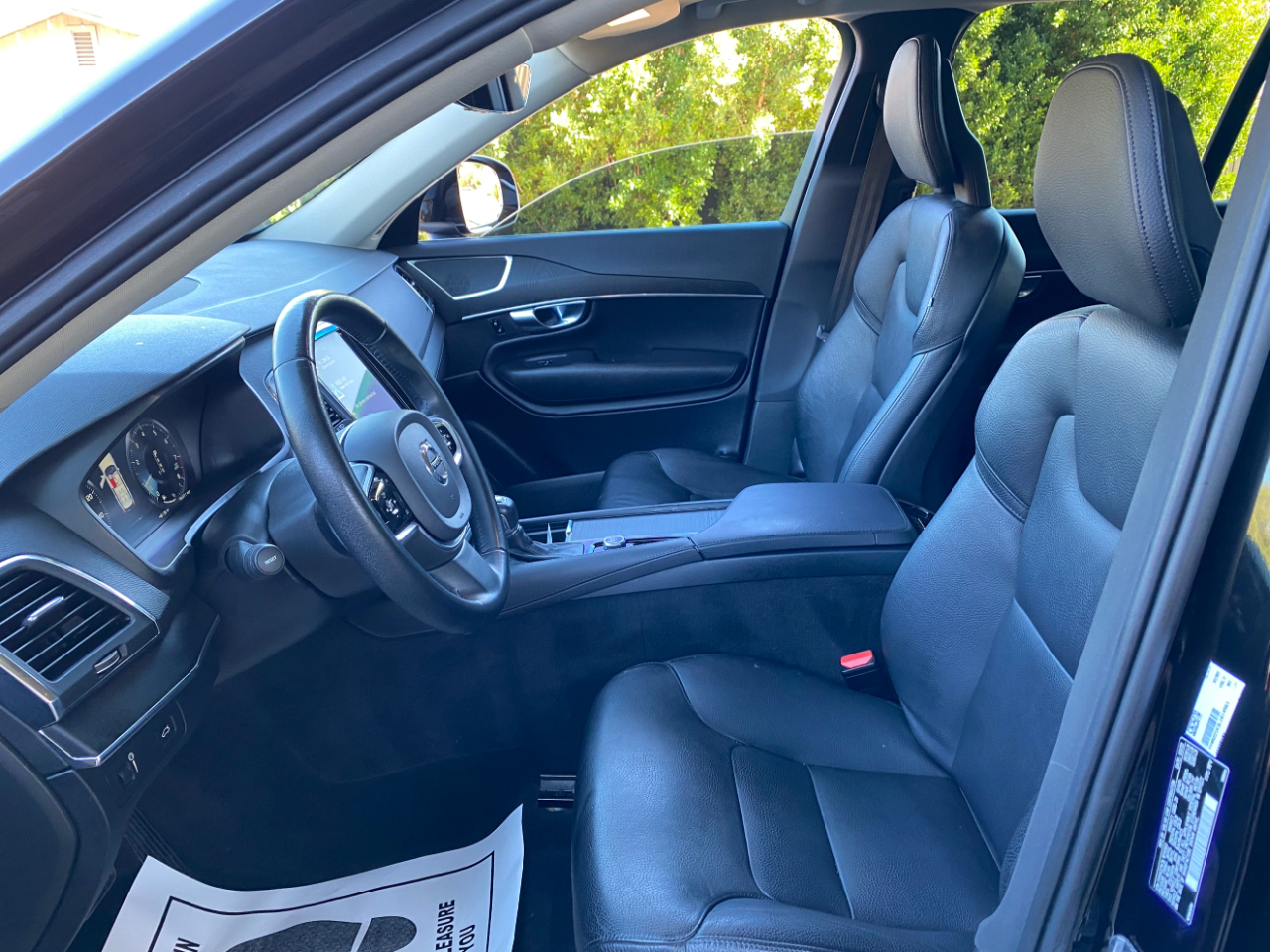 Volvo XC90 T6 AWD Momentum 6 Passenger 2020