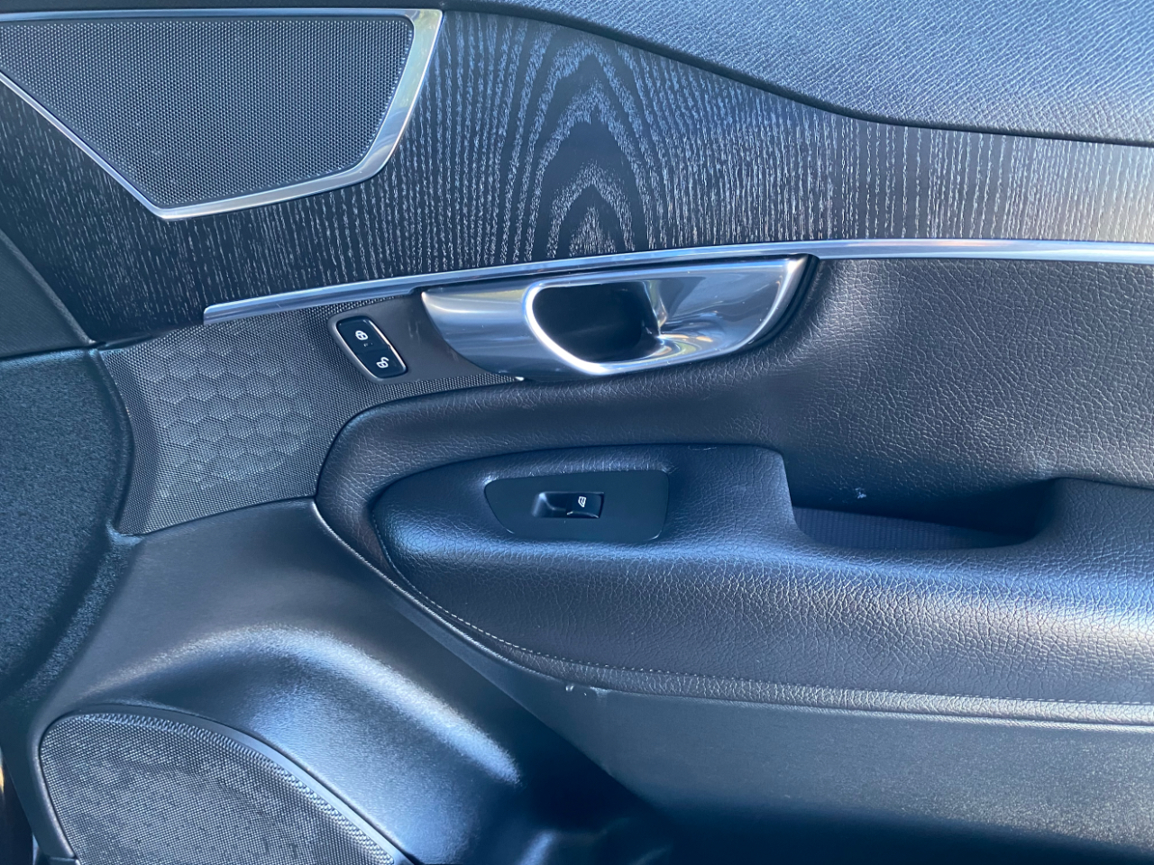 Volvo XC90 T6 AWD Momentum 6 Passenger 2020