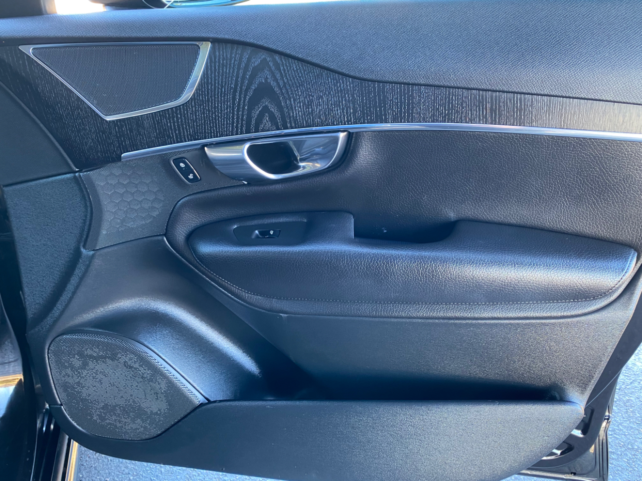 Volvo XC90 T6 AWD Momentum 6 Passenger 2020