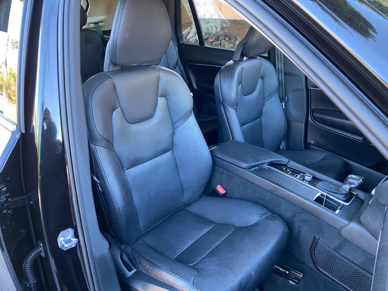 Volvo XC90 T6 AWD Momentum 6 Passenger 2020