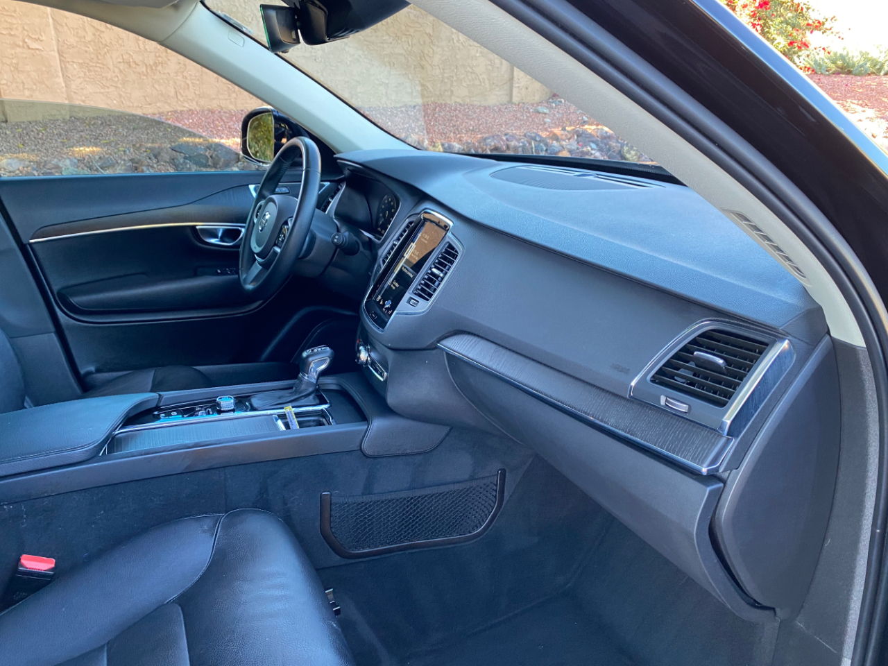 Volvo XC90 T6 AWD Momentum 6 Passenger 2020