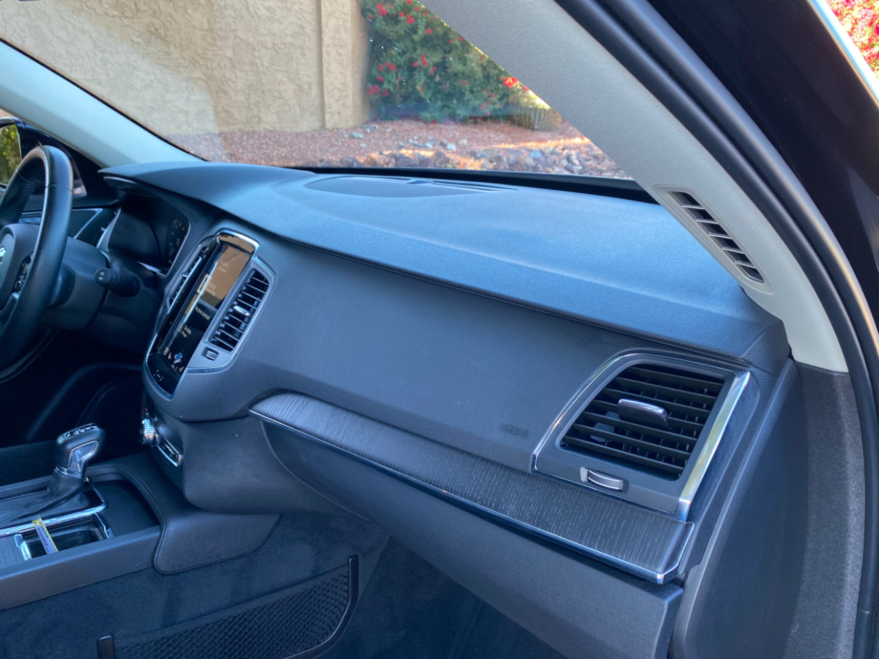 Volvo XC90 T6 AWD Momentum 6 Passenger 2020