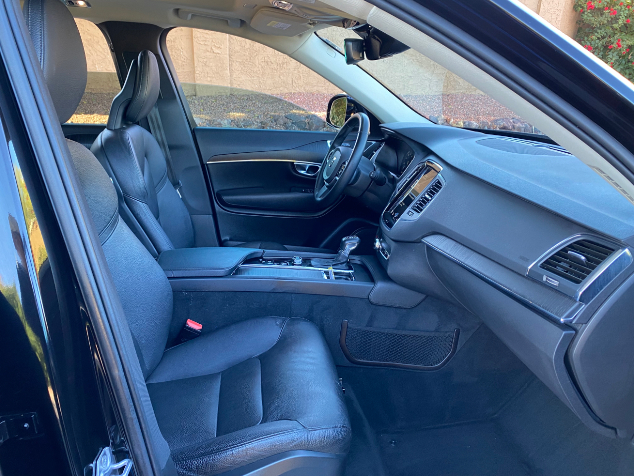 Volvo XC90 T6 AWD Momentum 6 Passenger 2020