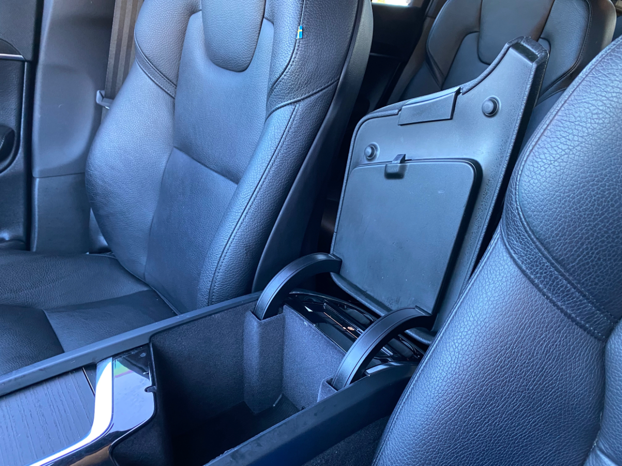 Volvo XC90 T6 AWD Momentum 6 Passenger 2020