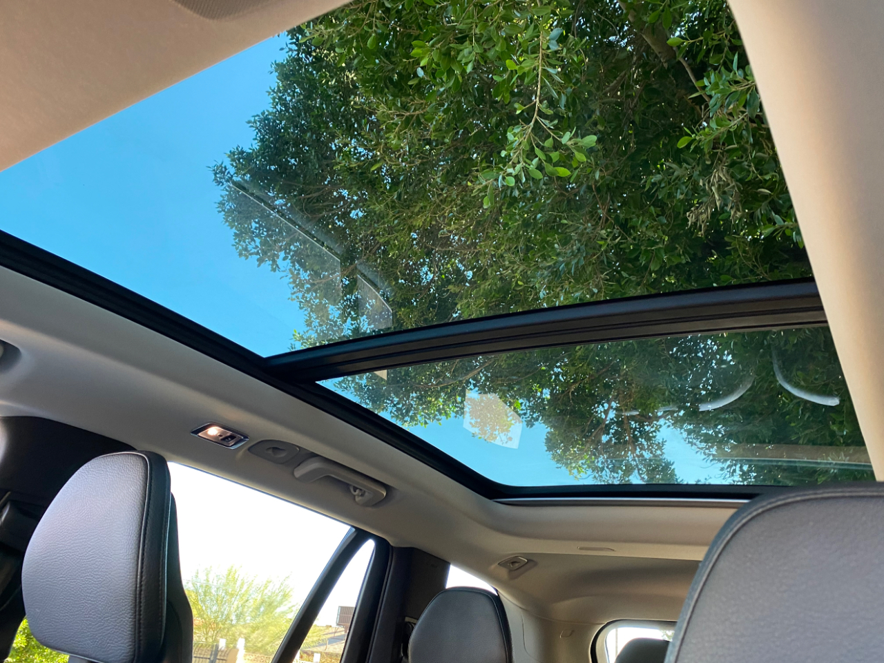 Volvo XC90 T6 AWD Momentum 6 Passenger 2020