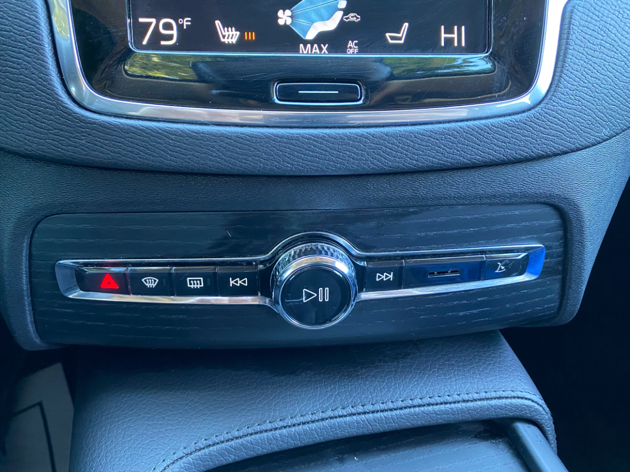 Volvo XC90 T6 AWD Momentum 6 Passenger 2020