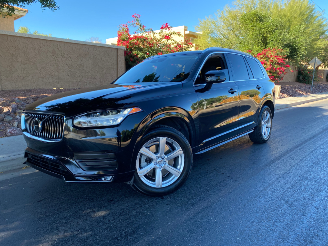 Volvo XC90 T6 AWD Momentum 6 Passenger 2020