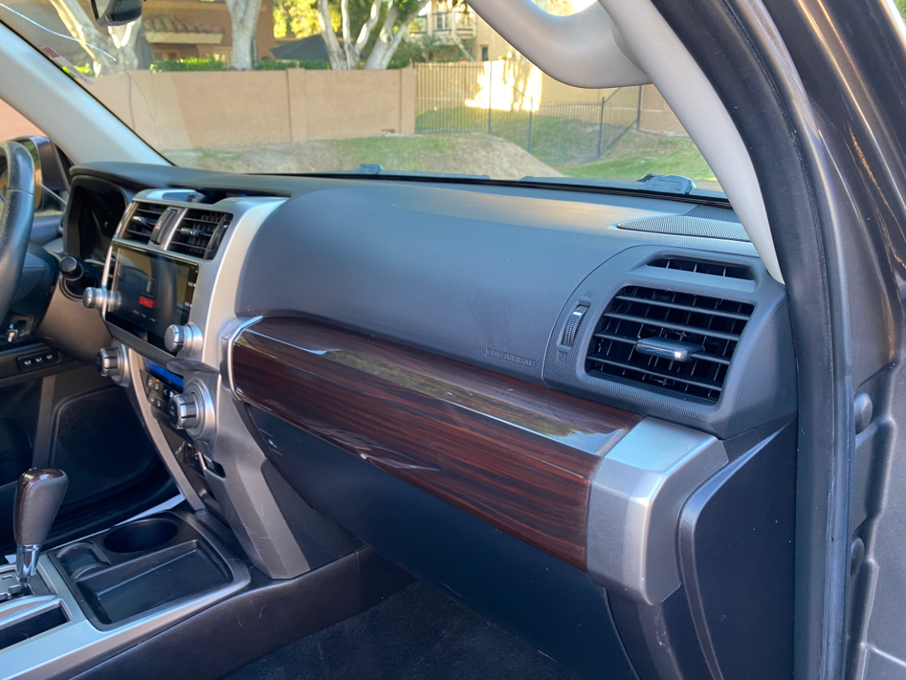 Toyota 4Runner Limited V6 2WD 2015