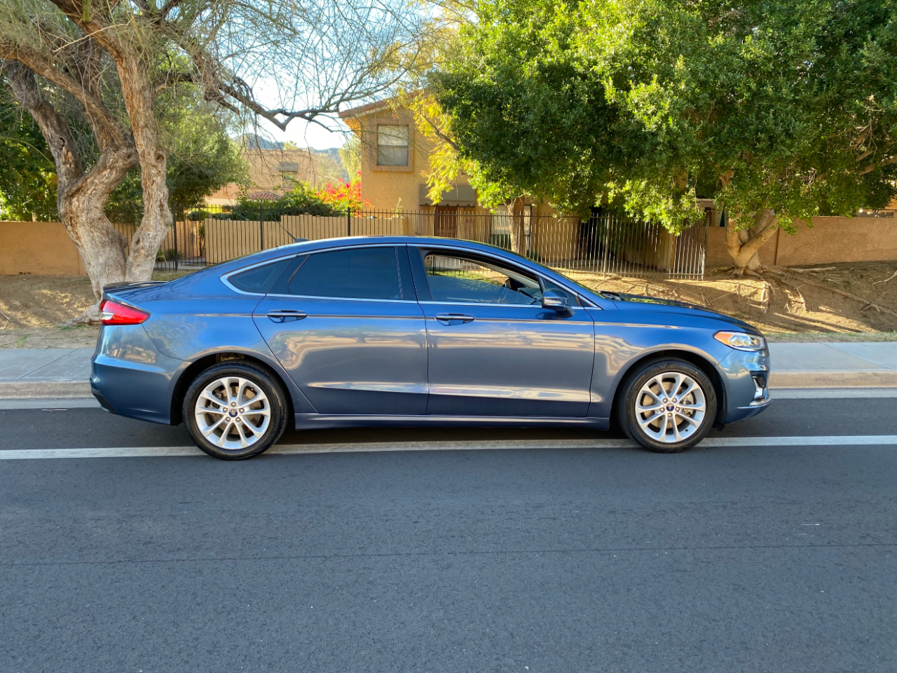 Ford Fusion Energi Titanium FWD 2019