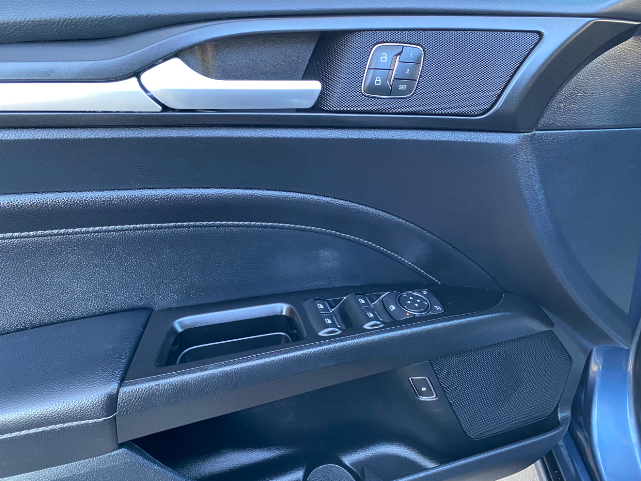 Ford Fusion Energi Titanium FWD 2019