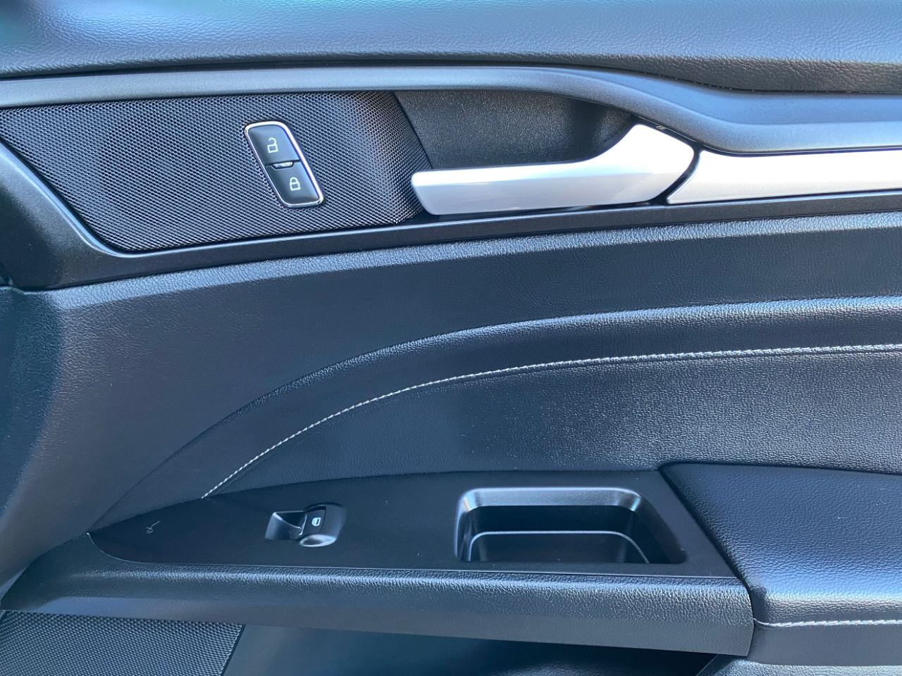 Ford Fusion Energi Titanium FWD 2019