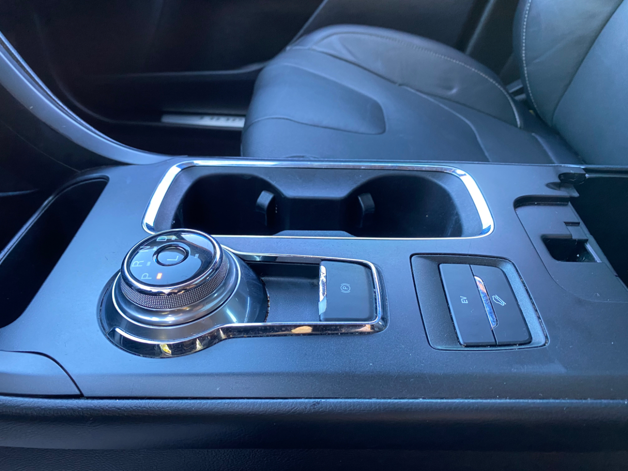 Ford Fusion Energi Titanium FWD 2019