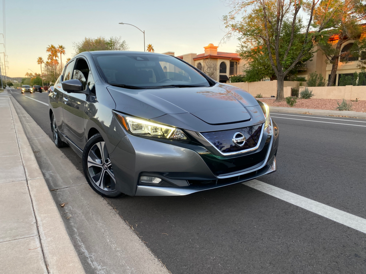 Nissan Leaf SV Hatchback 2021