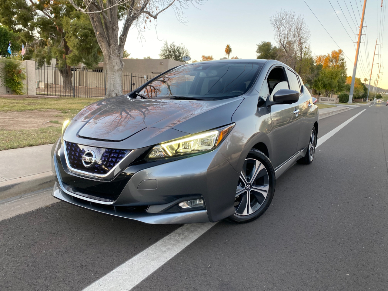 Nissan Leaf SV Hatchback 2021