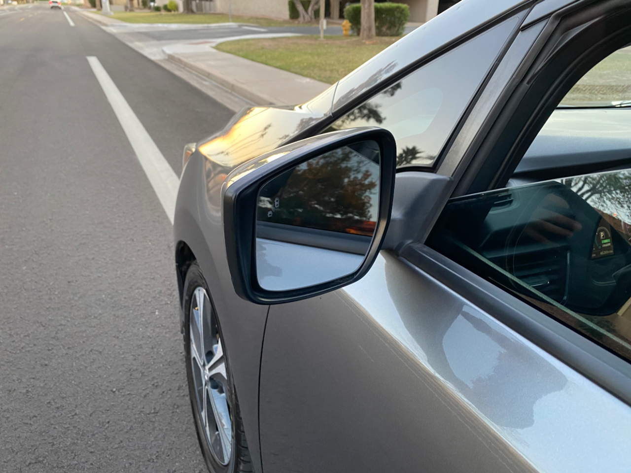 Nissan Leaf SV Hatchback 2021