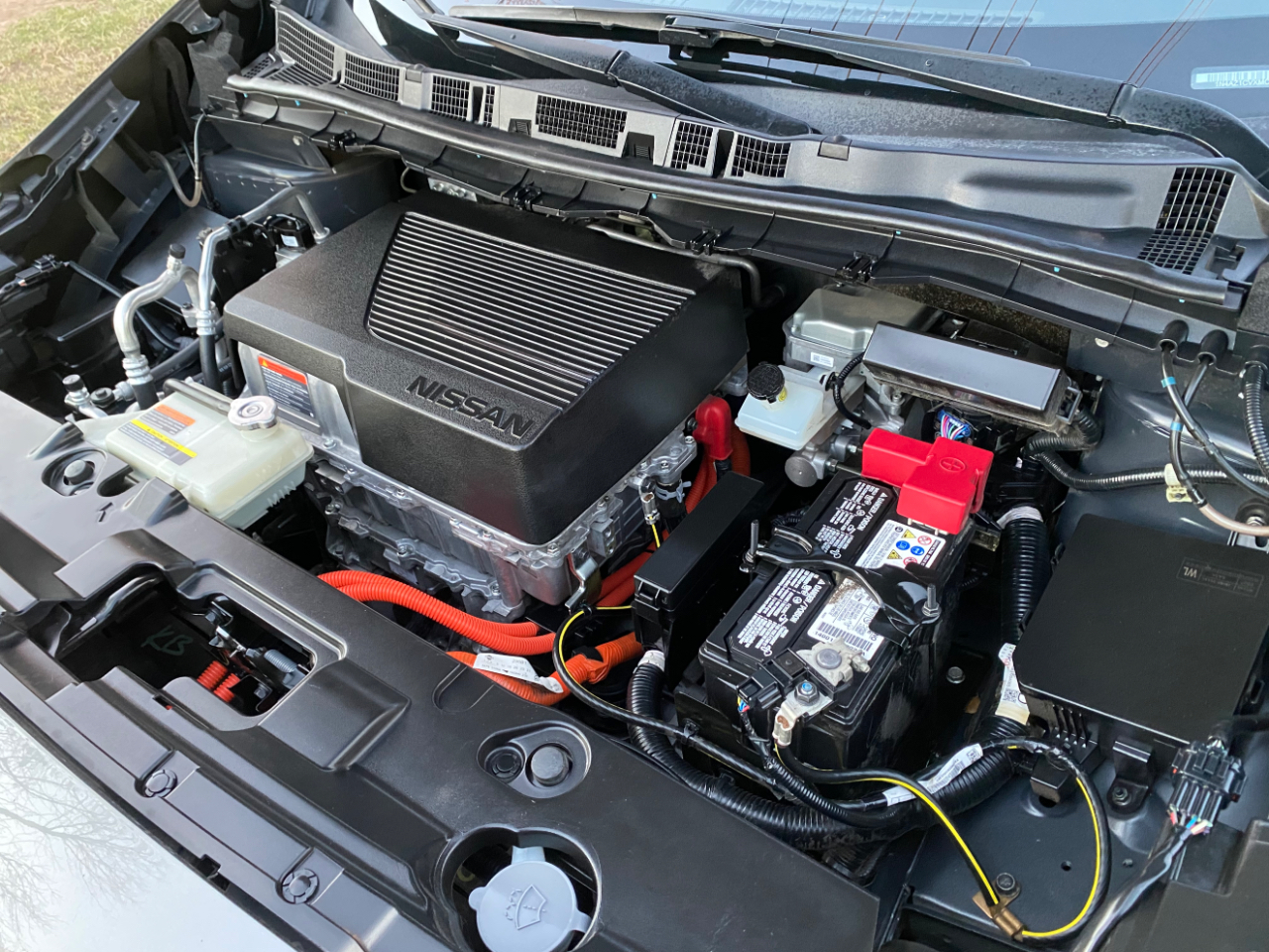 Nissan Leaf SV Hatchback 2021