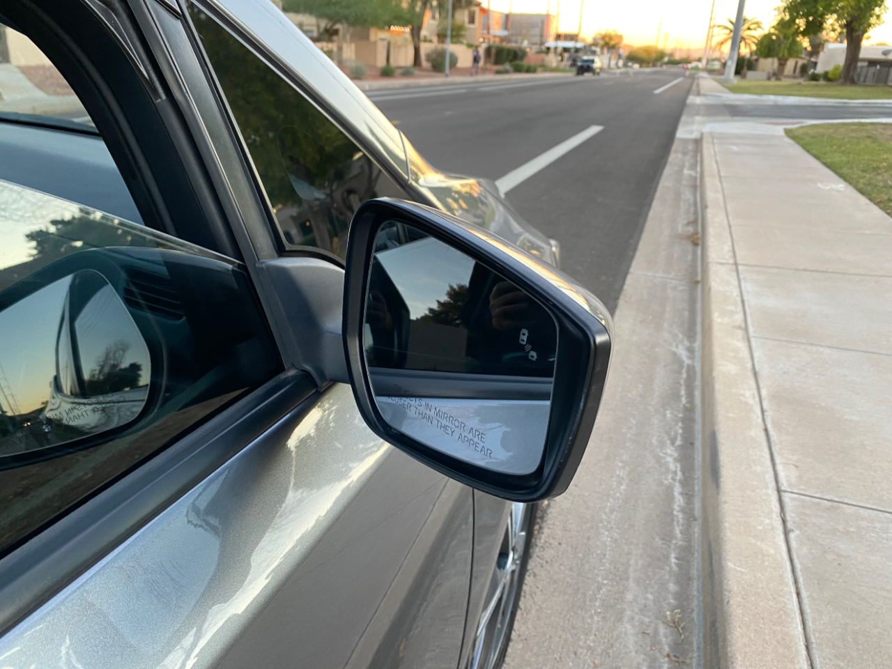 Nissan Leaf SV Hatchback 2021