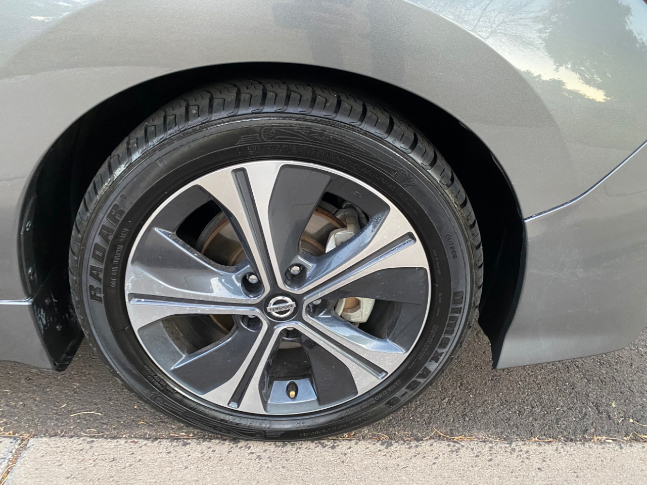 Nissan Leaf SV Hatchback 2021