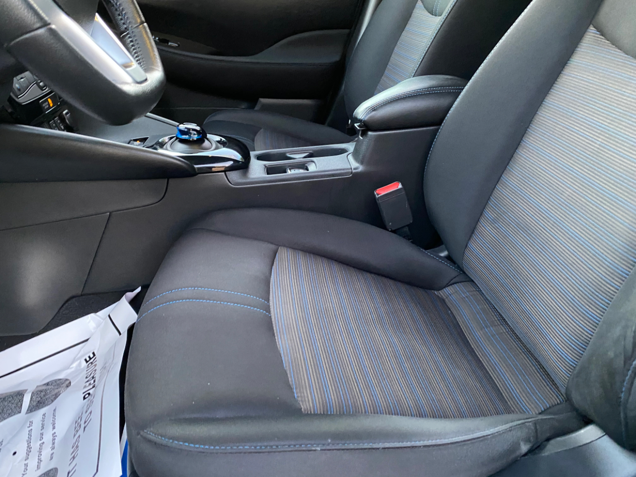 Nissan Leaf SV Hatchback 2021