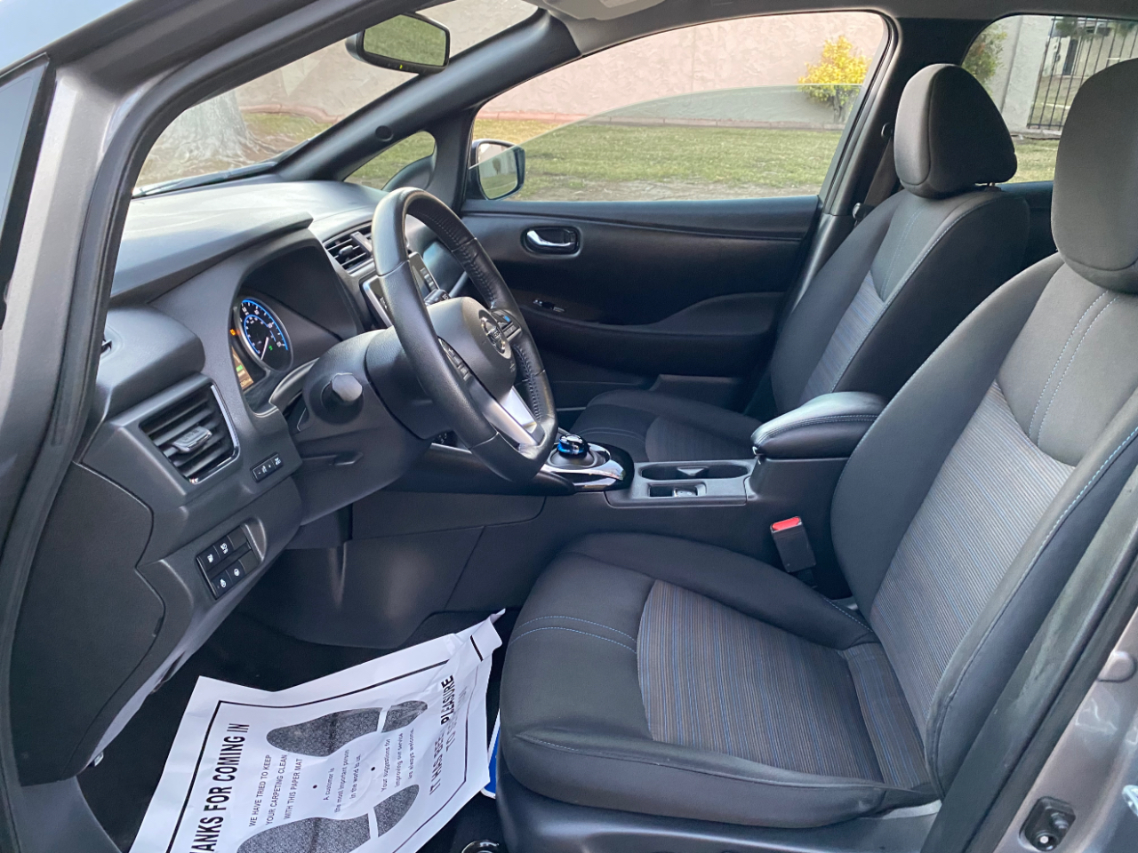 Nissan Leaf SV Hatchback 2021