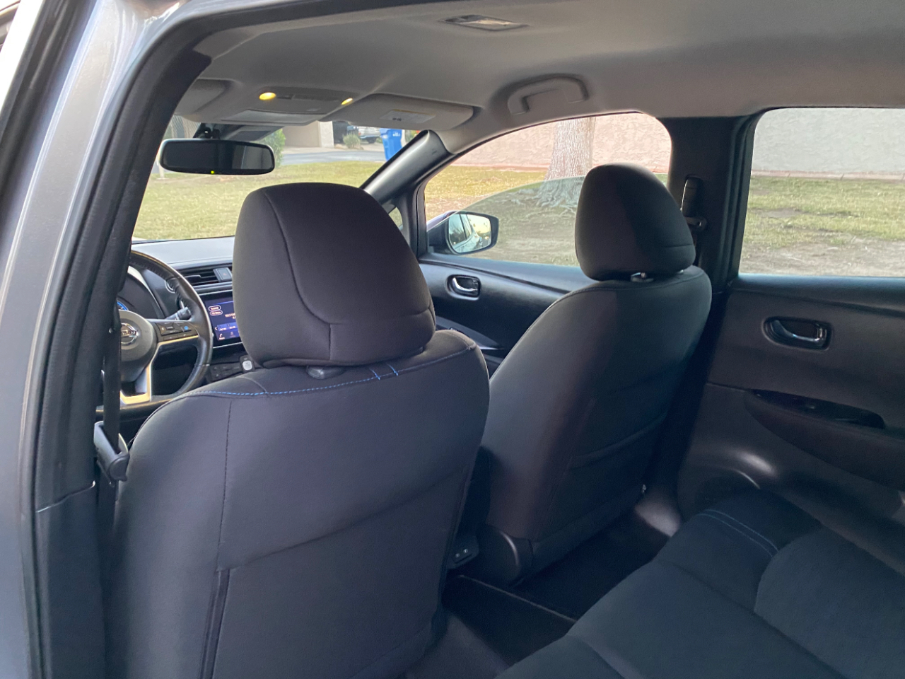 Nissan Leaf SV Hatchback 2021