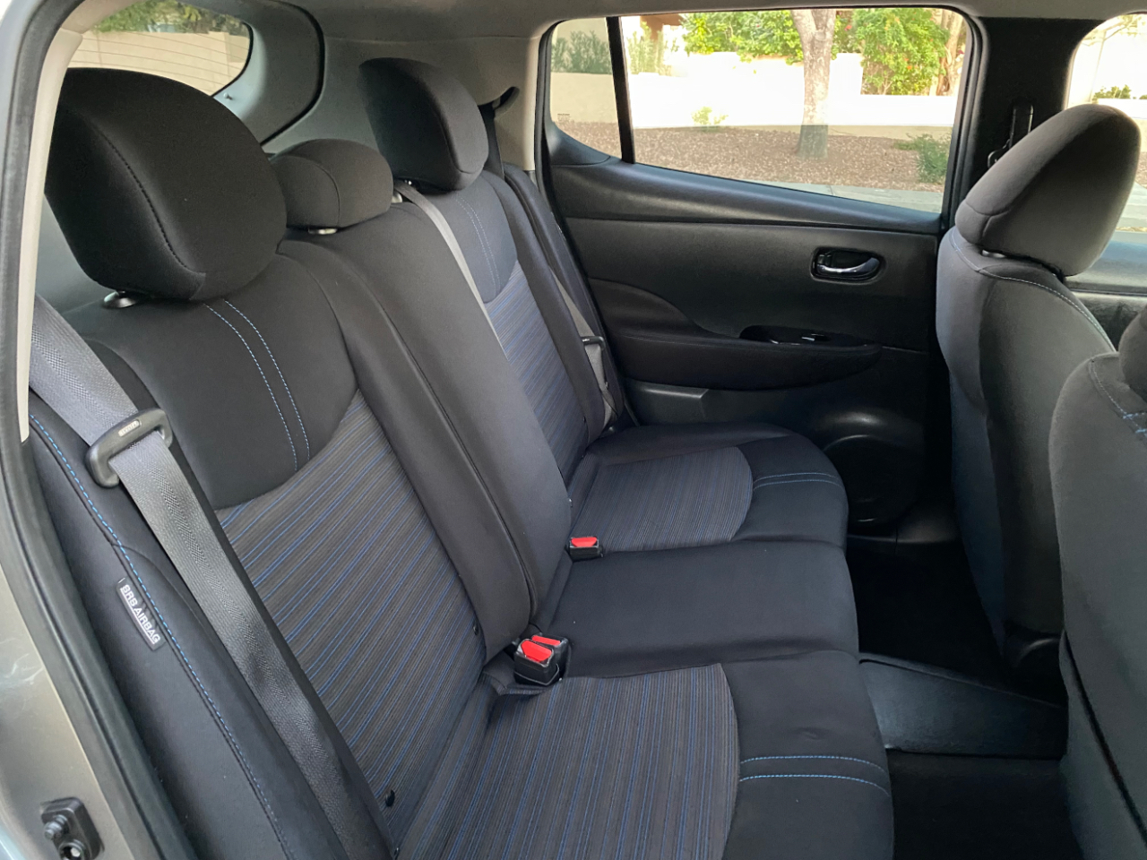 Nissan Leaf SV Hatchback 2021