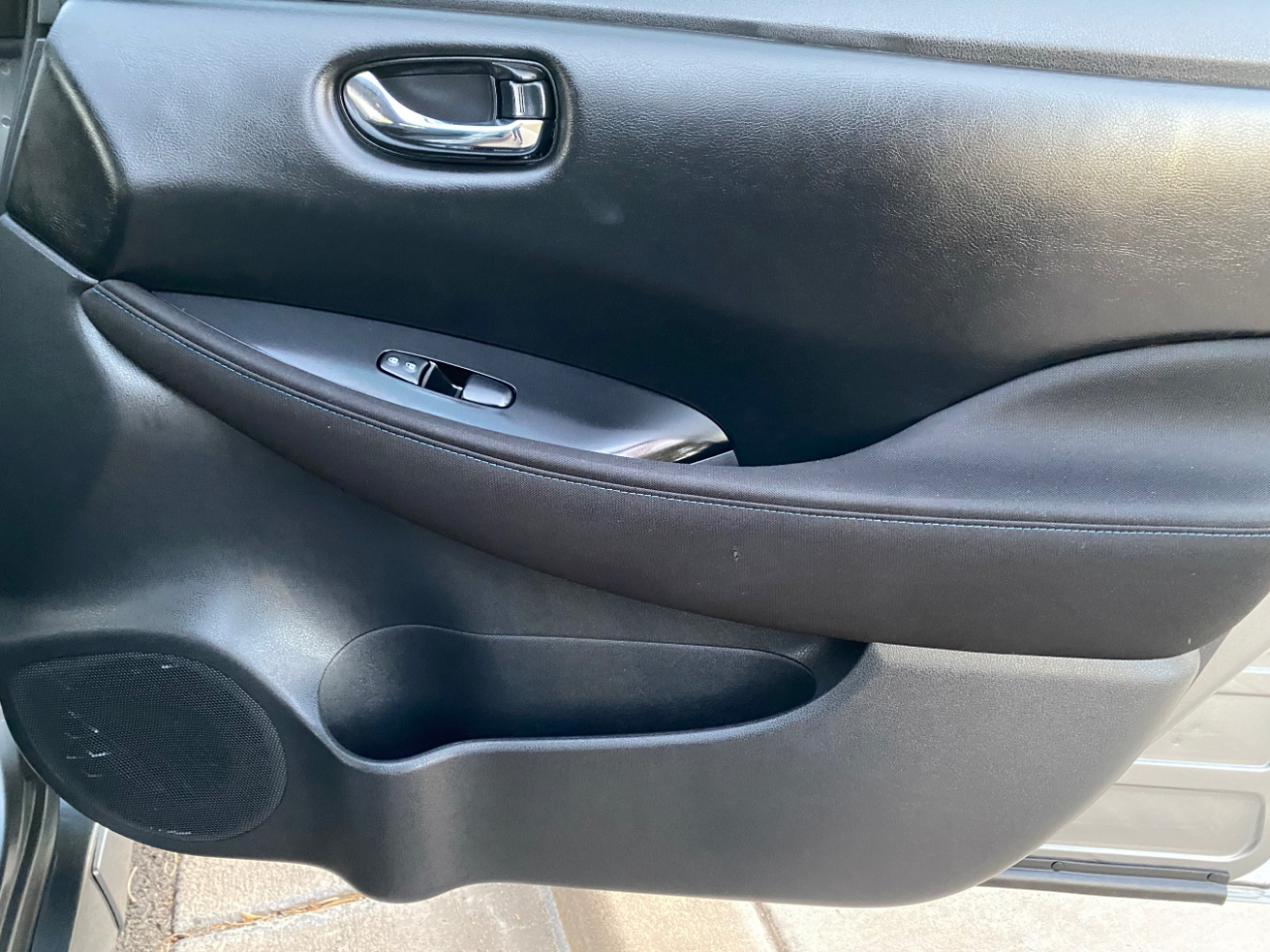 Nissan Leaf SV Hatchback 2021