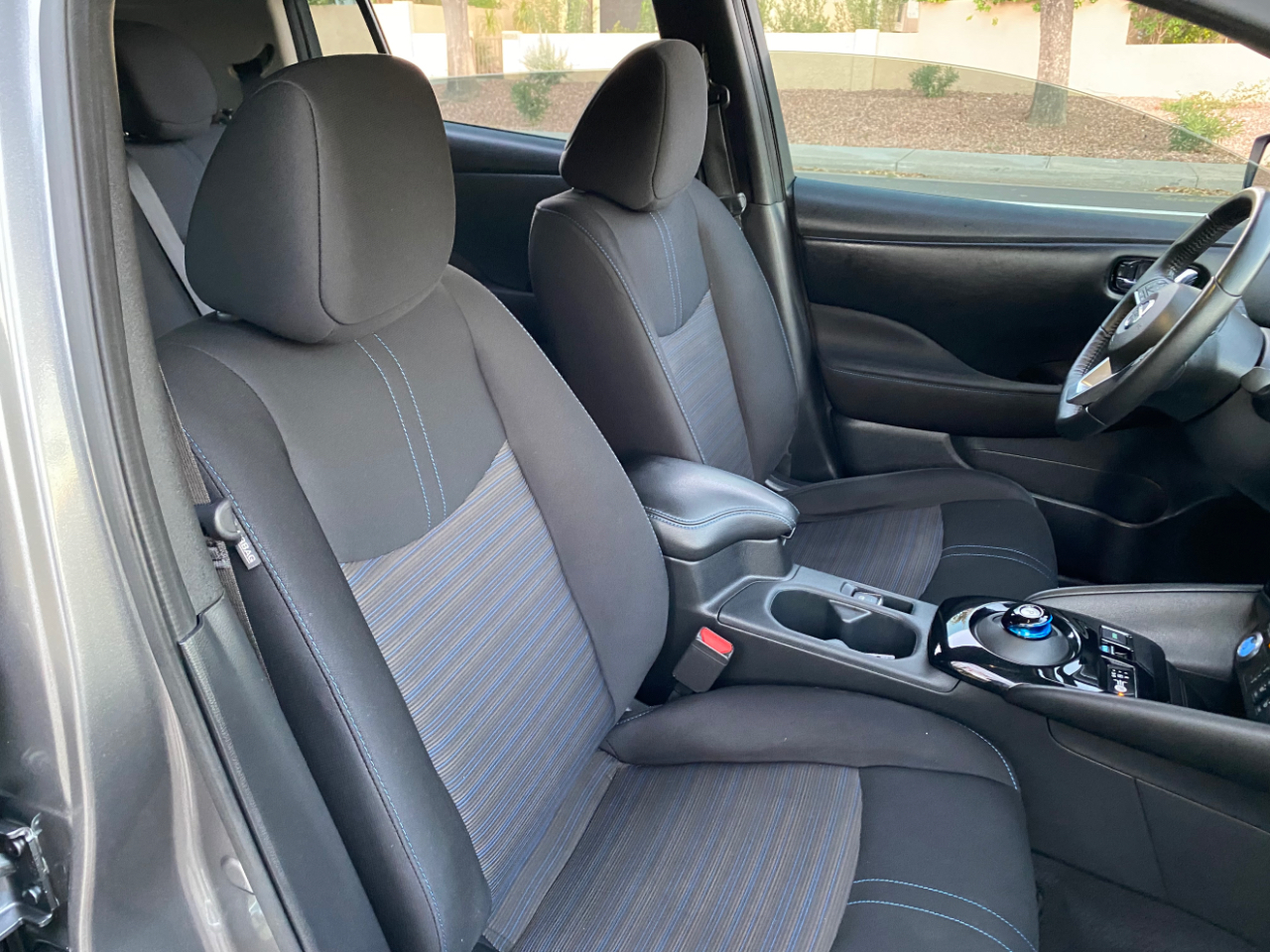 Nissan Leaf SV Hatchback 2021