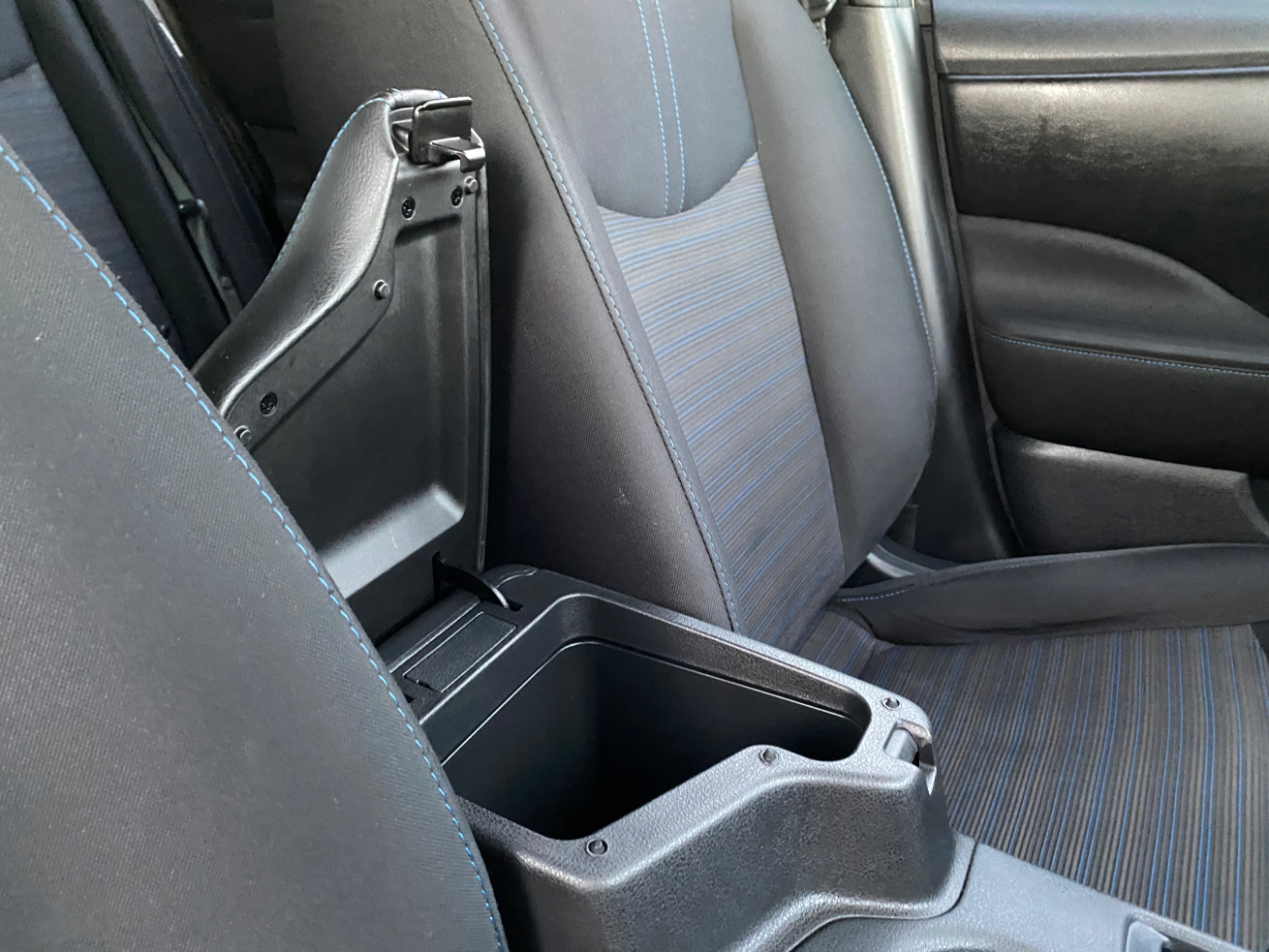 Nissan Leaf SV Hatchback 2021