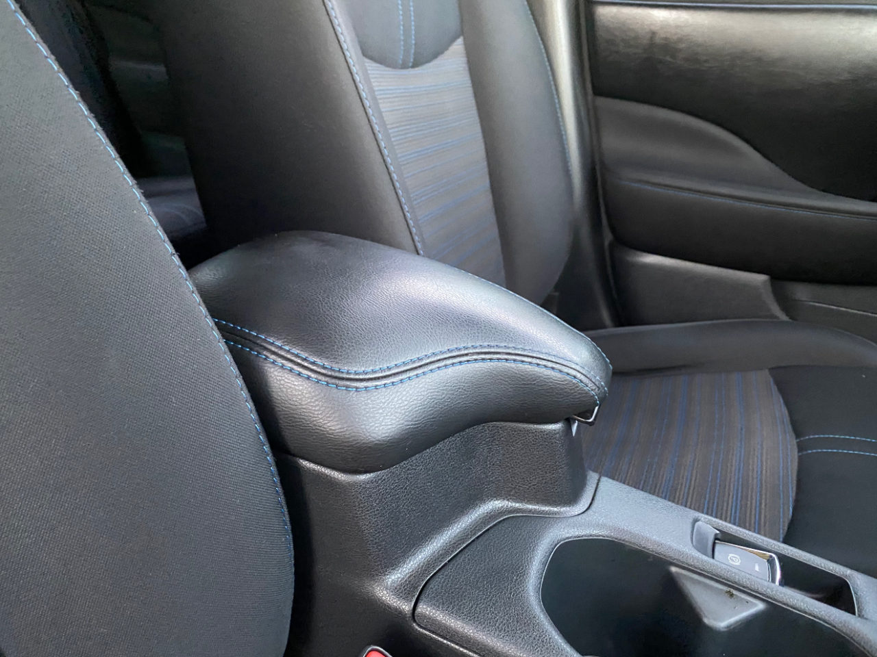 Nissan Leaf SV Hatchback 2021