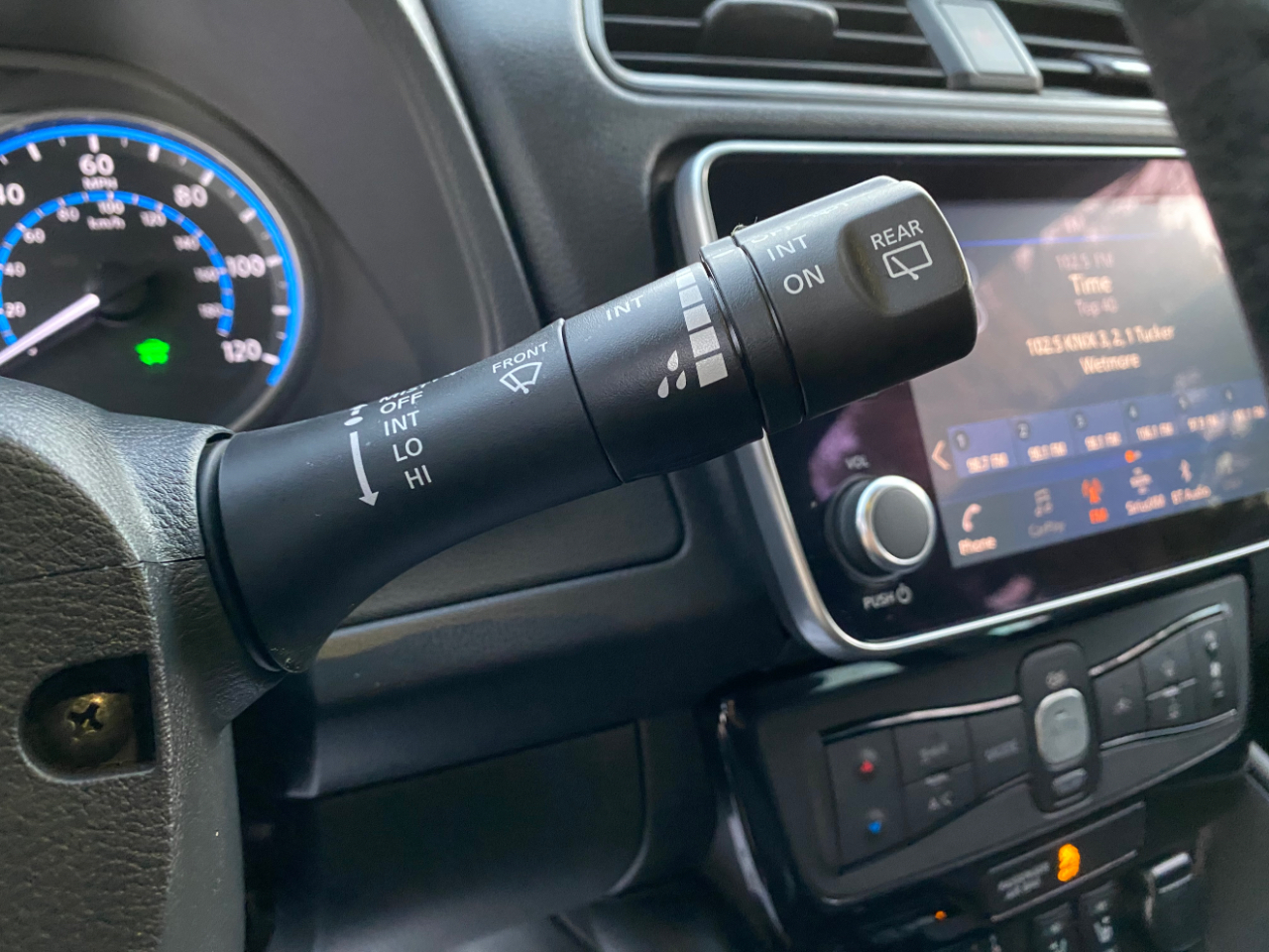 Nissan Leaf SV Hatchback 2021