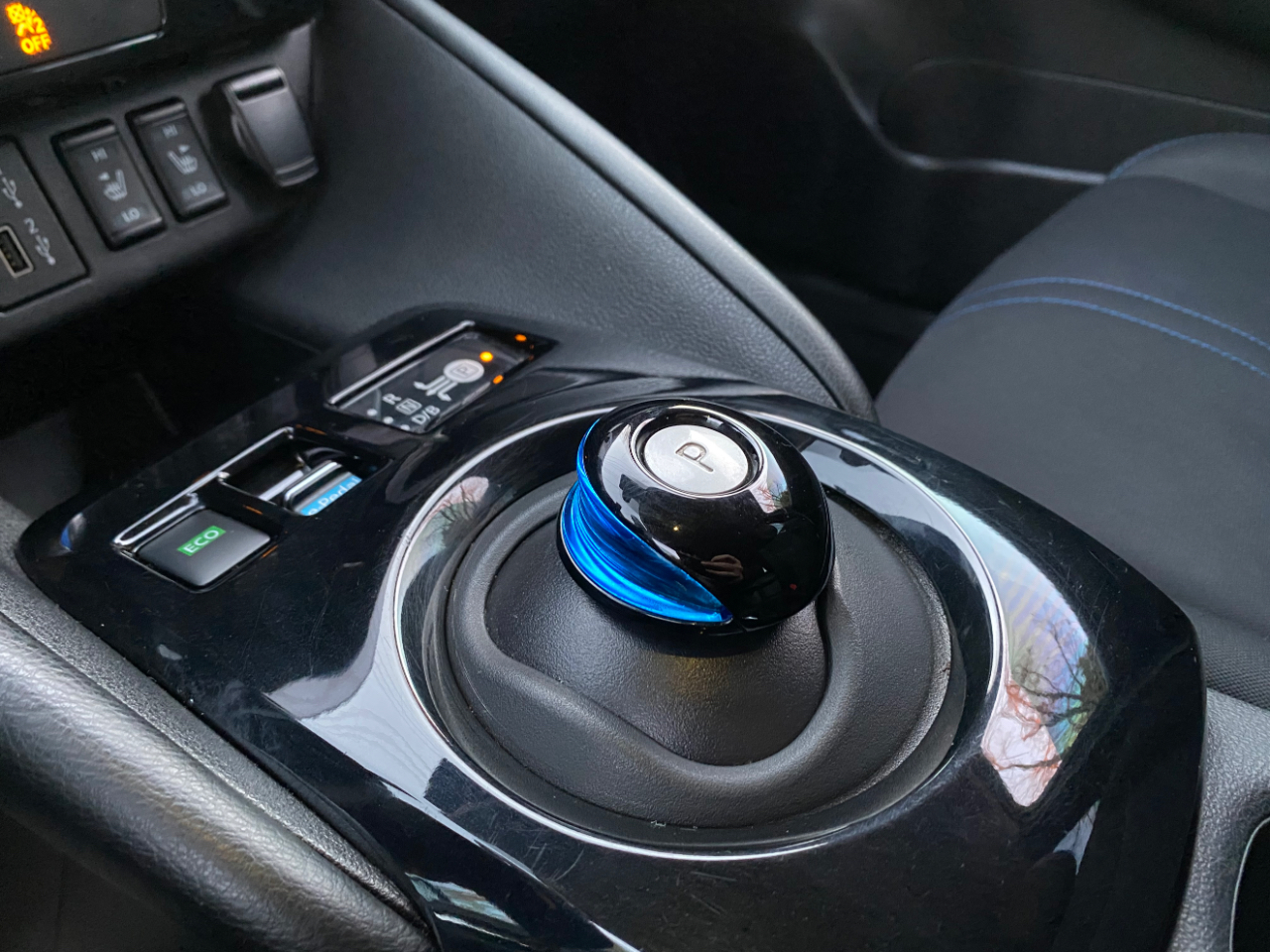 Nissan Leaf SV Hatchback 2021