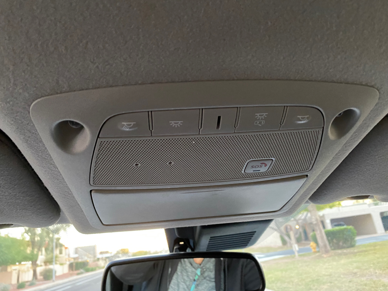 Nissan Leaf SV Hatchback 2021