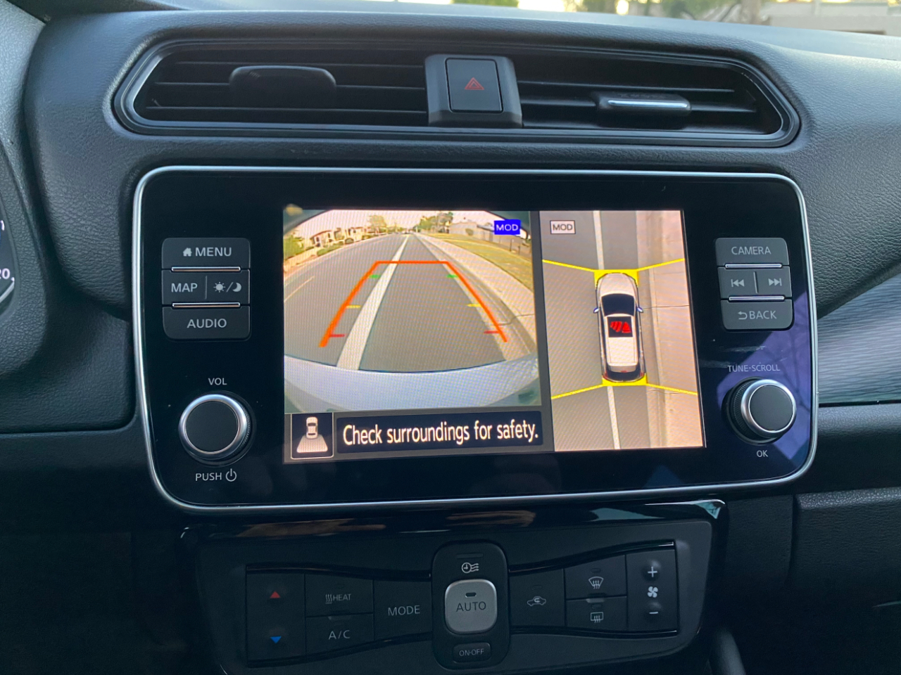 Nissan Leaf SV Hatchback 2021