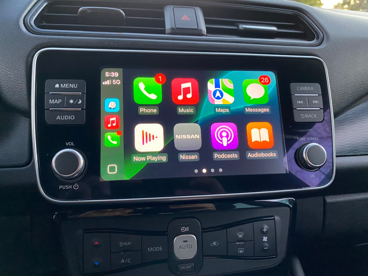 Nissan Leaf SV Hatchback 2021