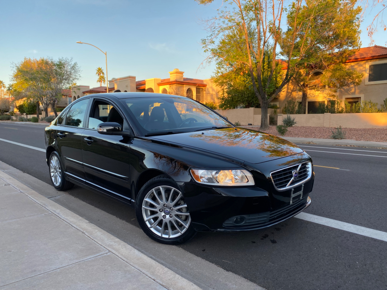 Volvo S40 4dr Sdn Auto FWD 2010