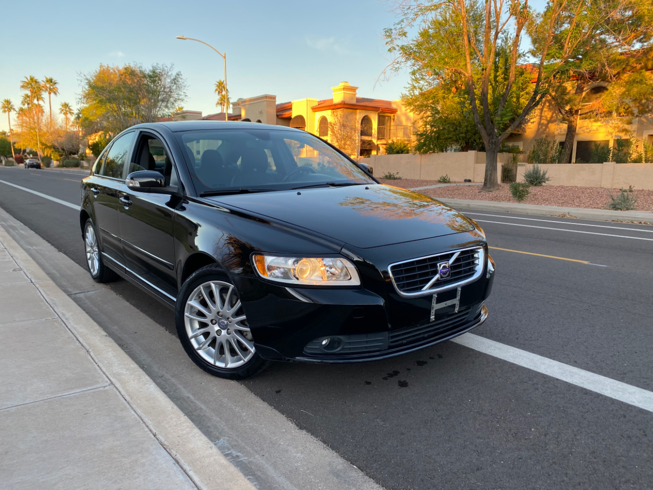 Volvo S40 4dr Sdn Auto FWD 2010