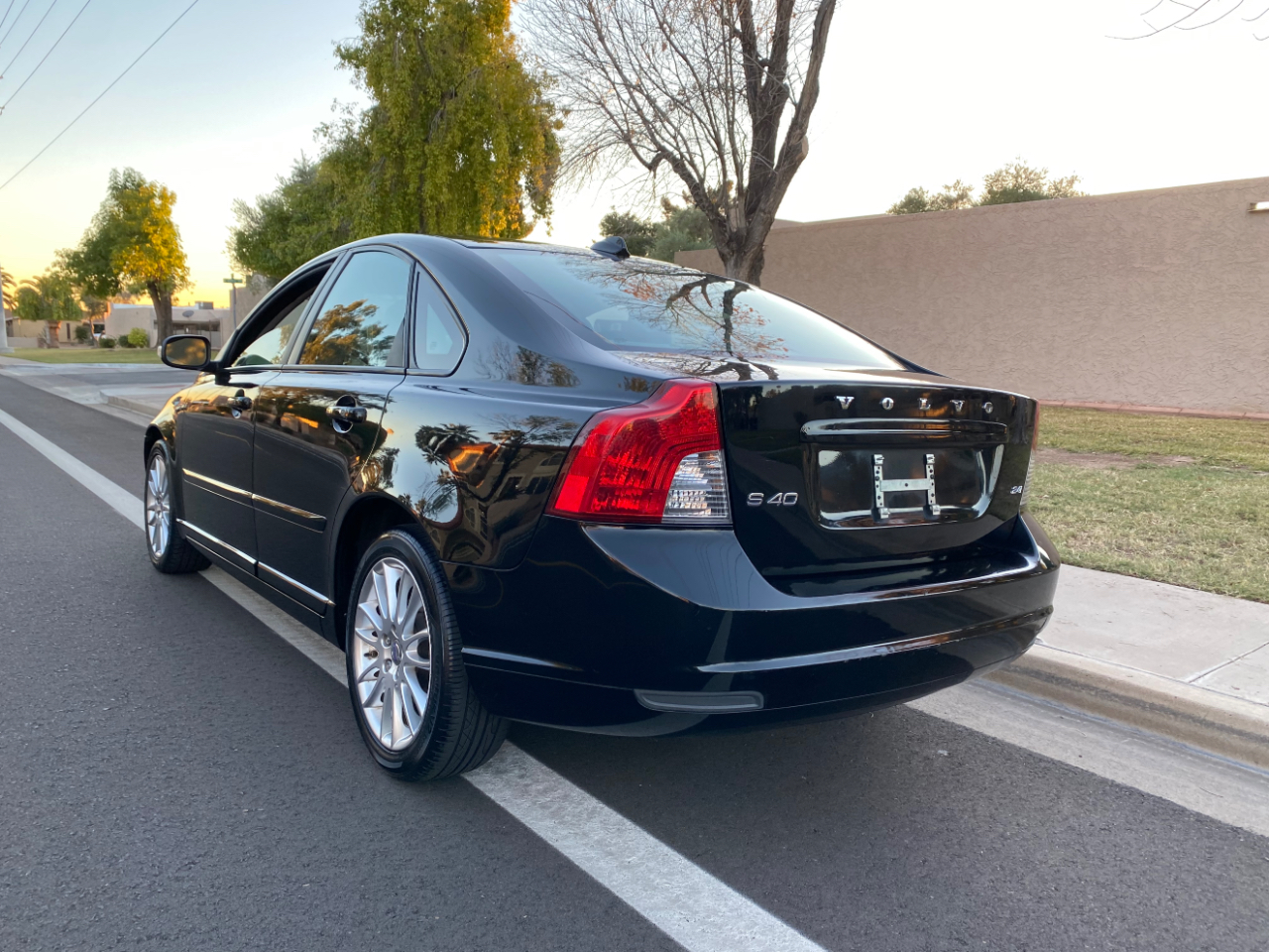 Volvo S40 4dr Sdn Auto FWD 2010