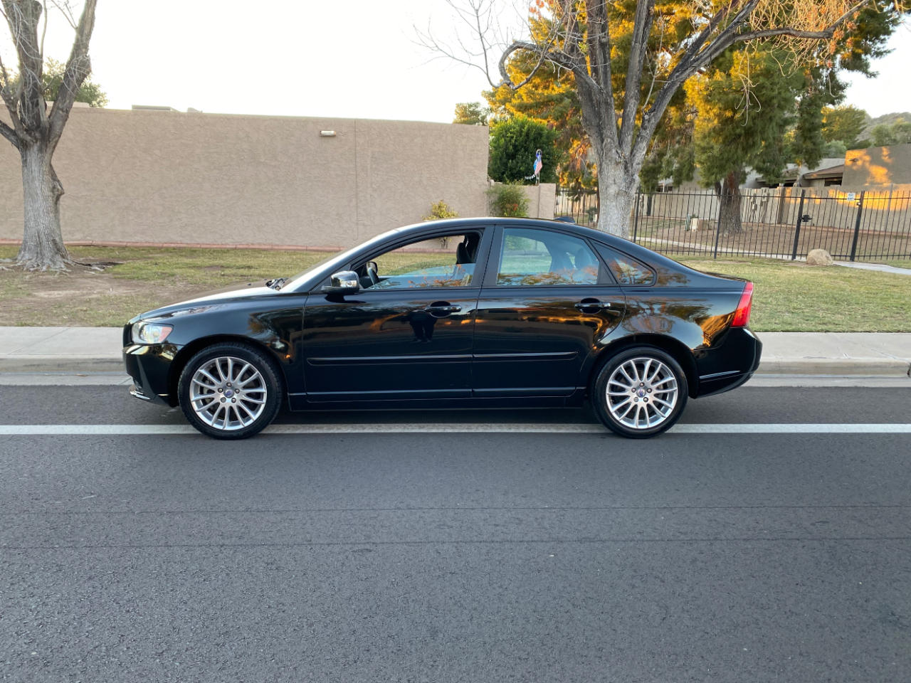 Volvo S40 4dr Sdn Auto FWD 2010