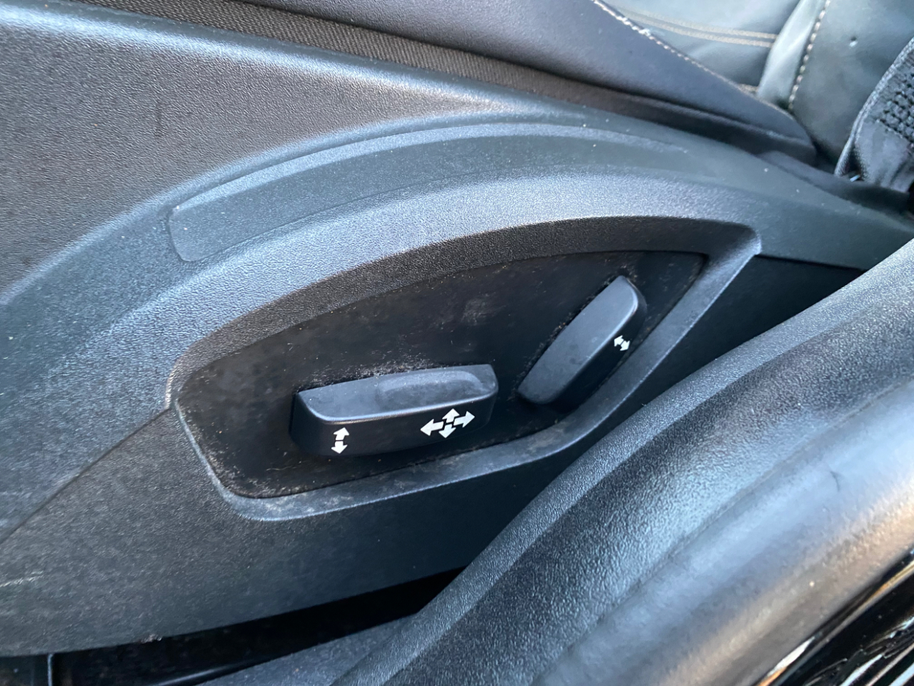 Volvo S40 4dr Sdn Auto FWD 2010