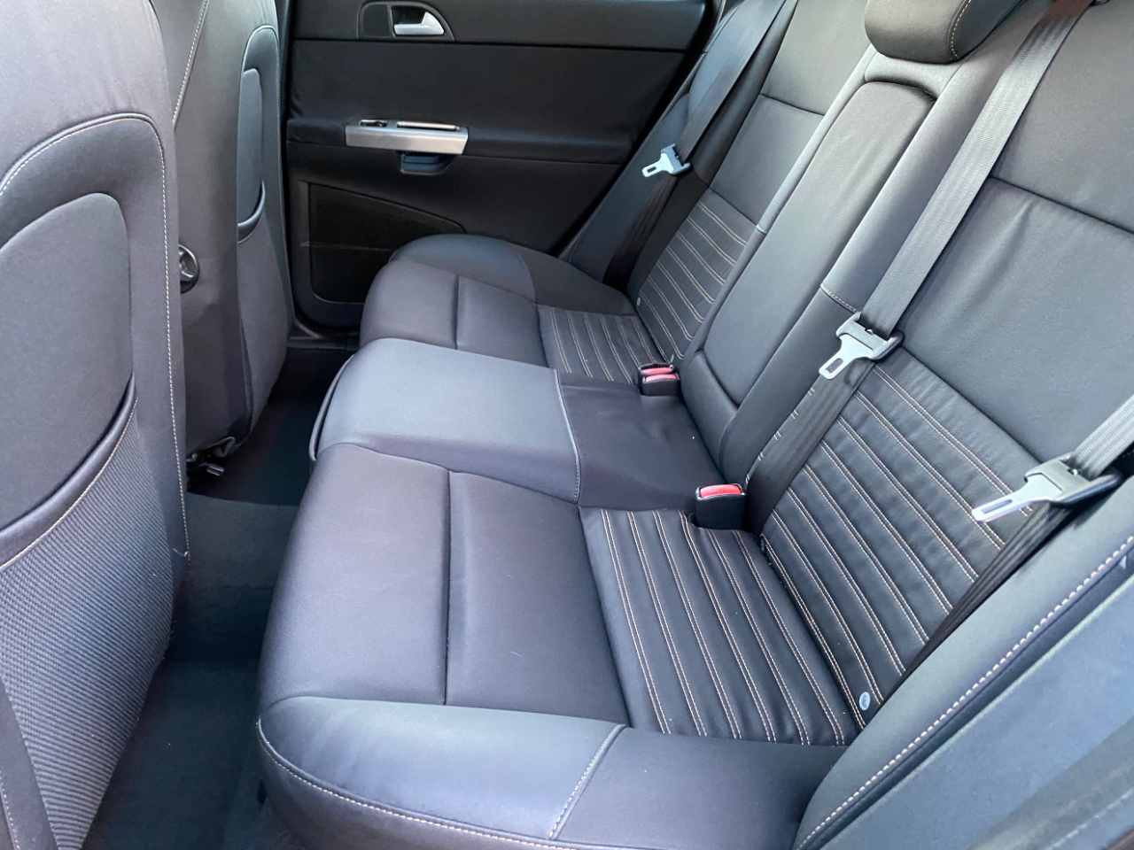 Volvo S40 4dr Sdn Auto FWD 2010