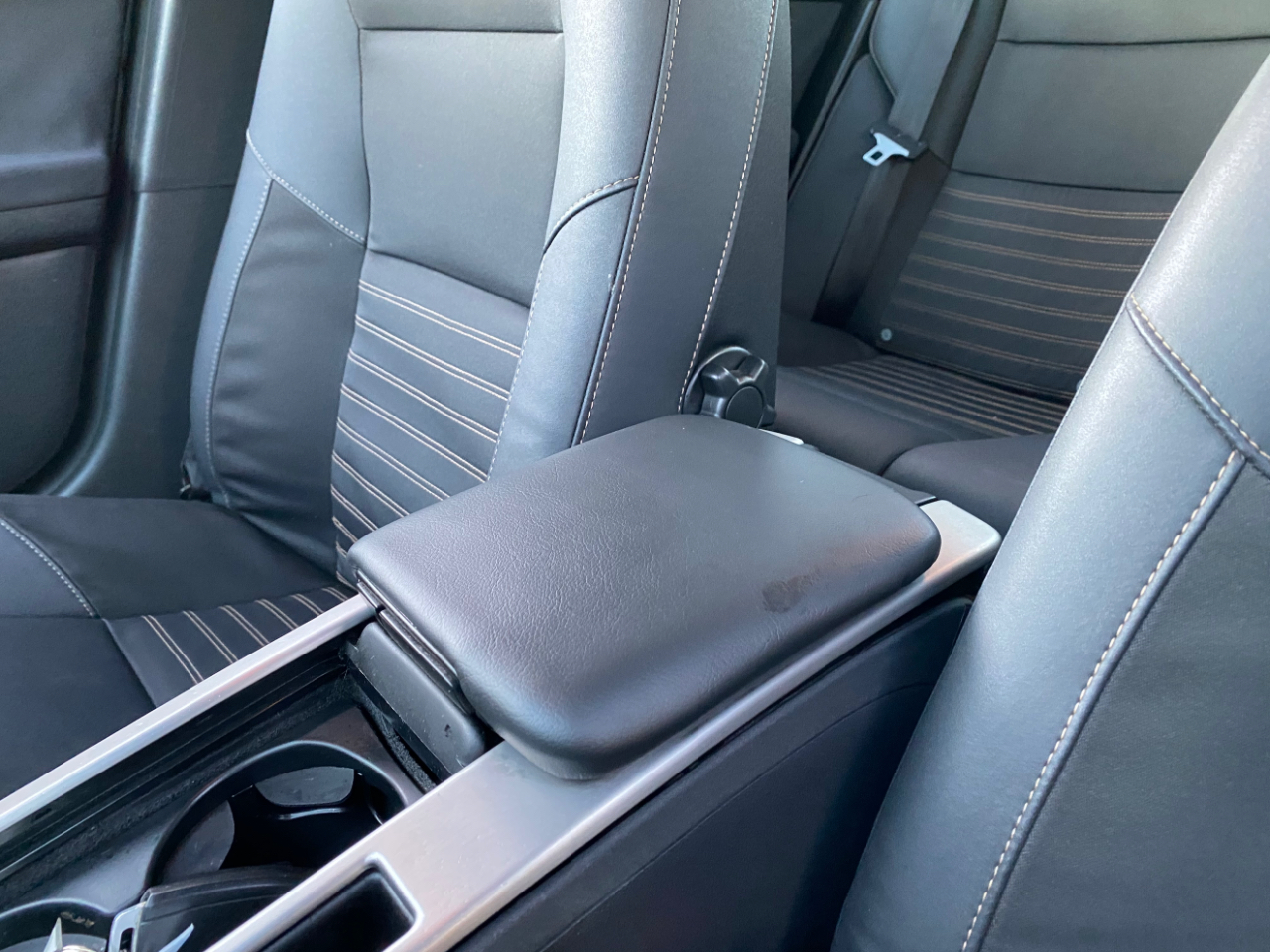 Volvo S40 4dr Sdn Auto FWD 2010