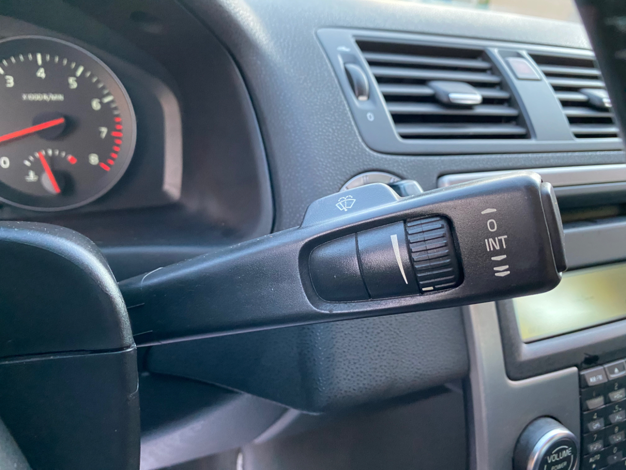 Volvo S40 4dr Sdn Auto FWD 2010