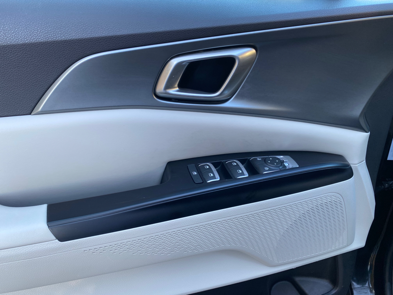 Kia Carnival LX FWD w/Seat Pkg 2024