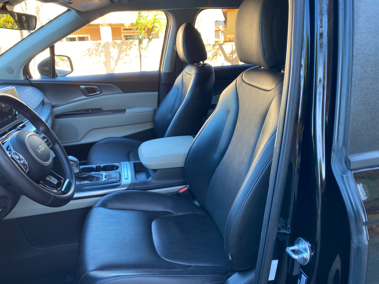 Kia Carnival LX FWD w/Seat Pkg 2024