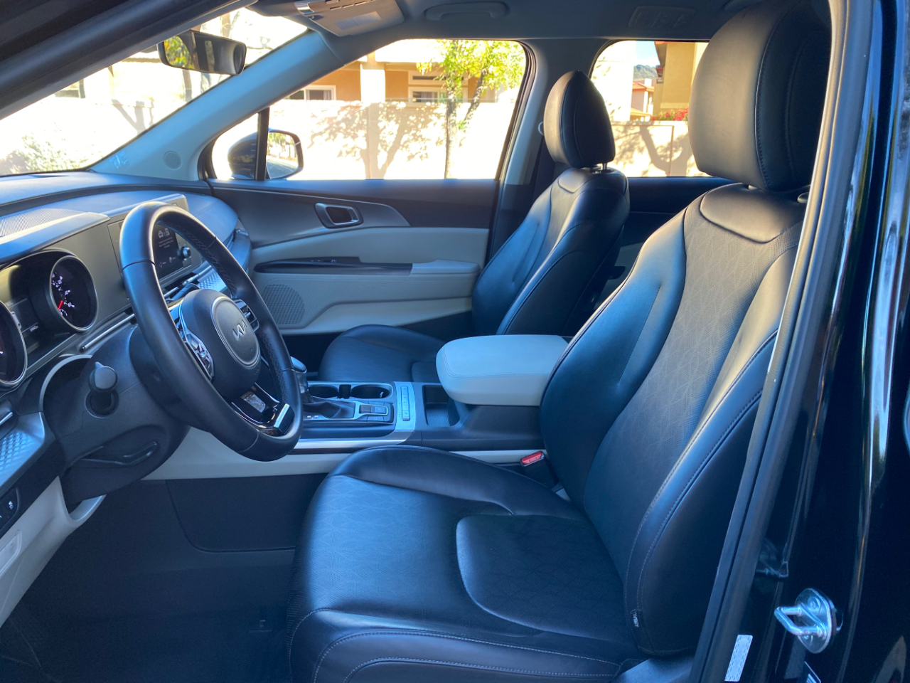 Kia Carnival LX FWD w/Seat Pkg 2024