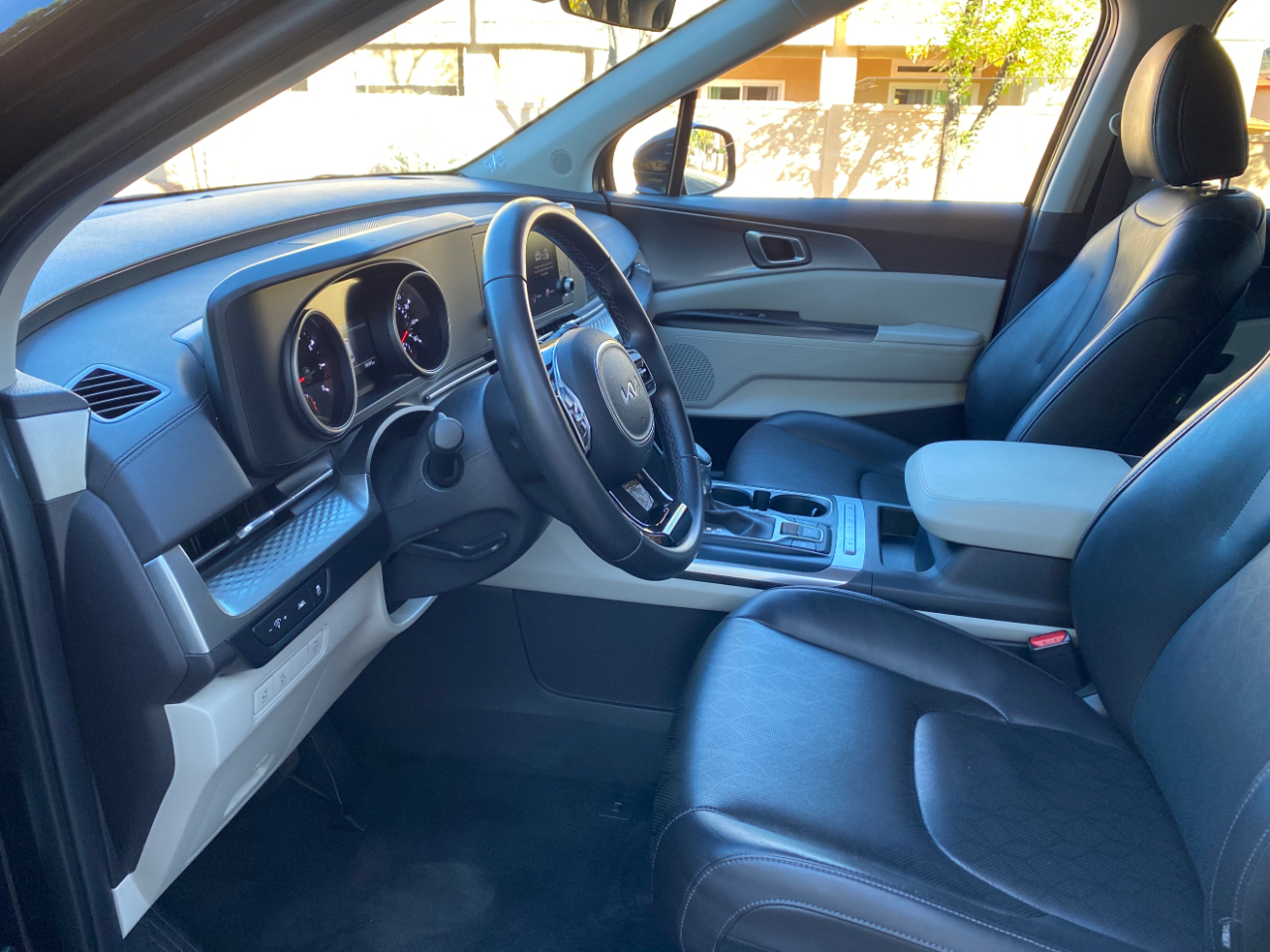 Kia Carnival LX FWD w/Seat Pkg 2024