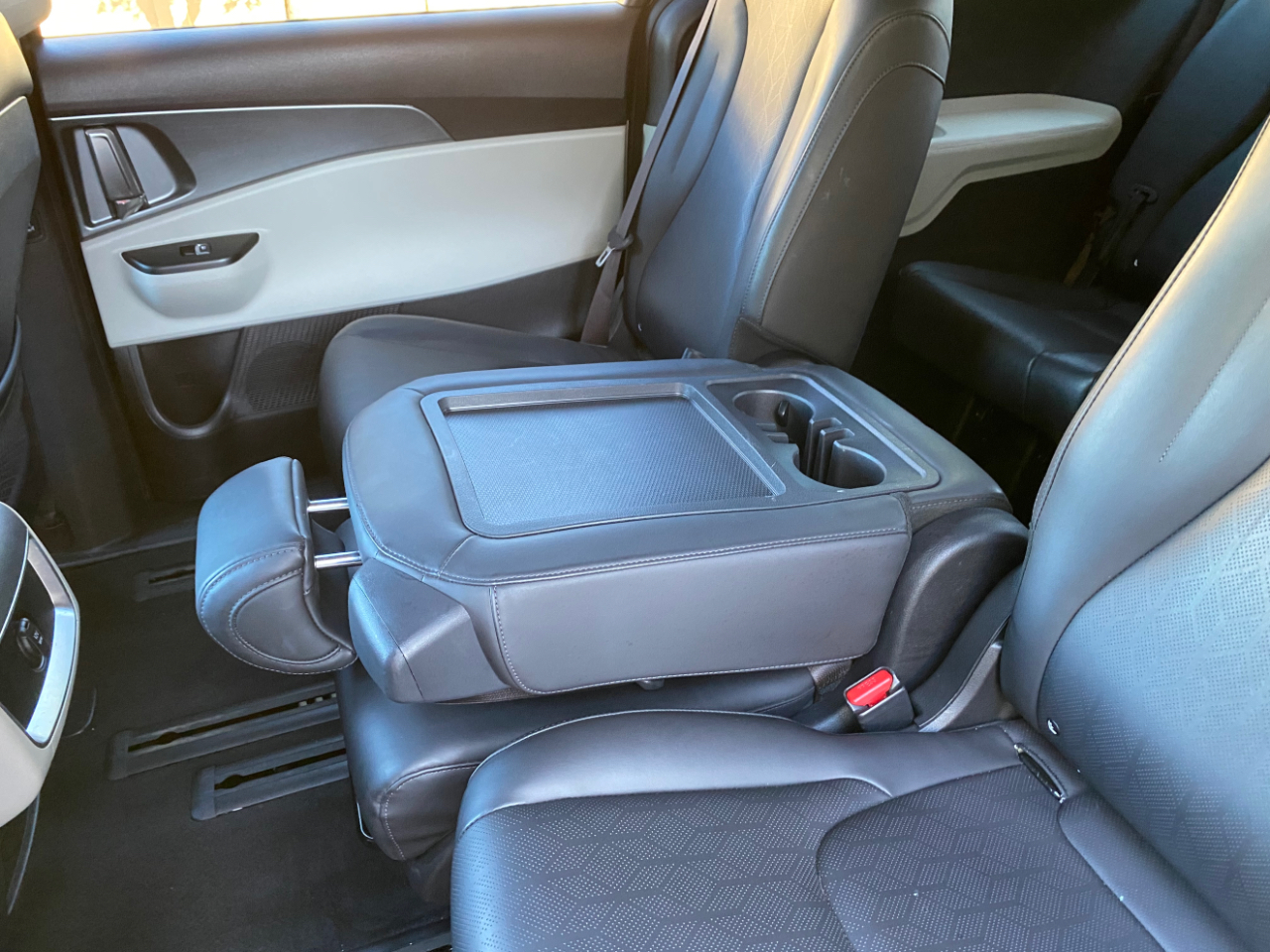 Kia Carnival LX FWD w/Seat Pkg 2024